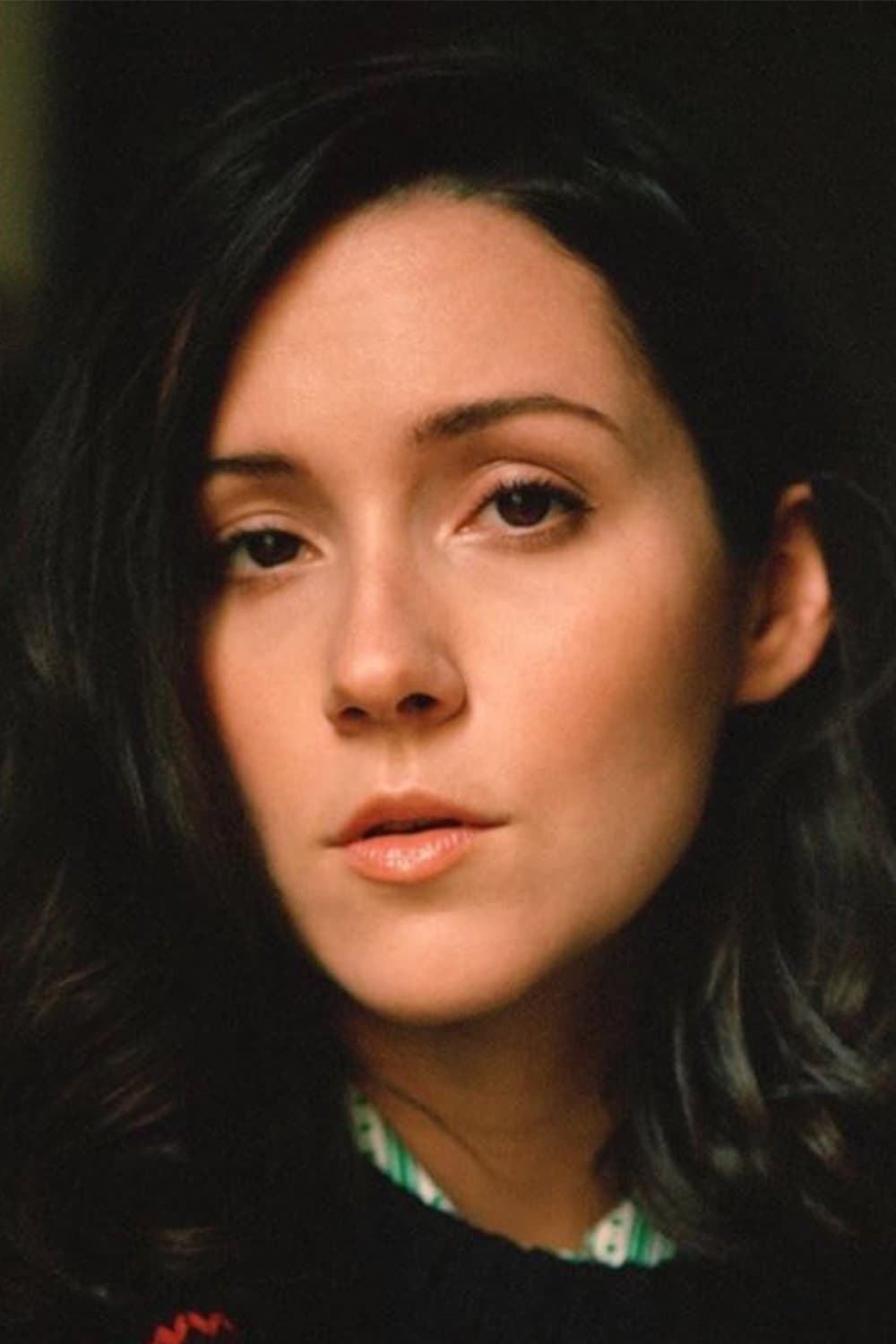 Shannon Woodward profile