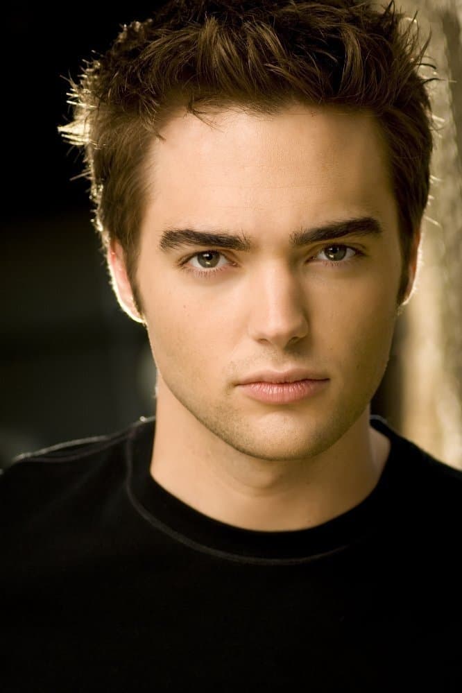 Drew Tyler Bell profile