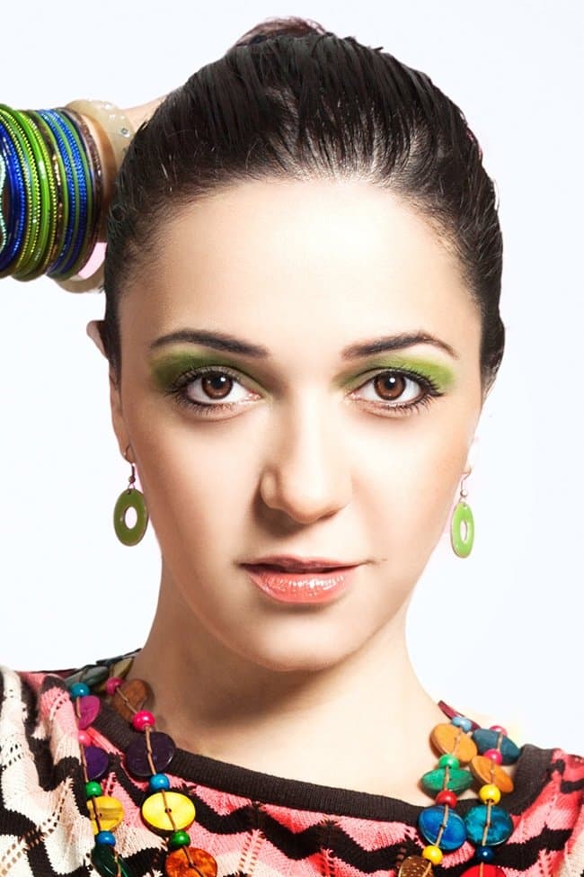 Nauheed Cyrusi profile