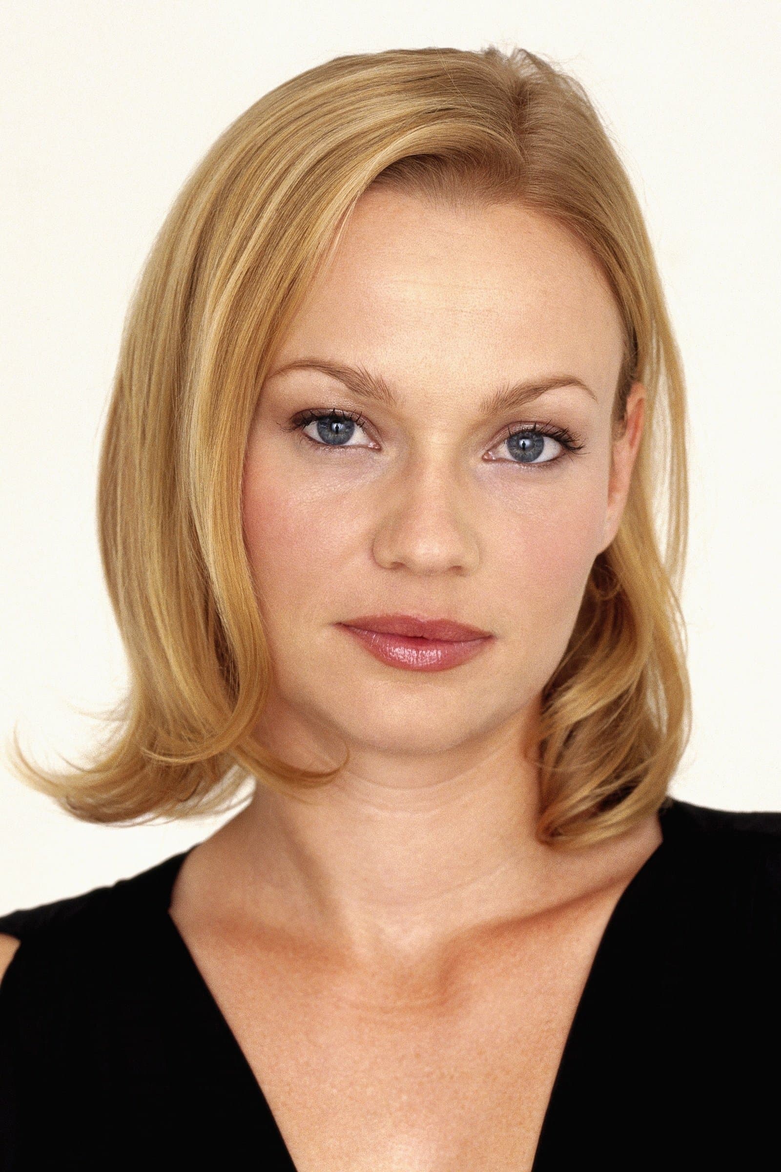 Samantha Mathis profile