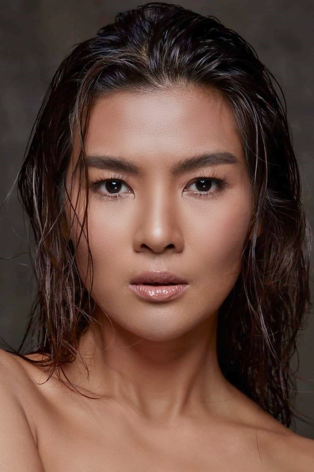 Maythavee Weiss profile