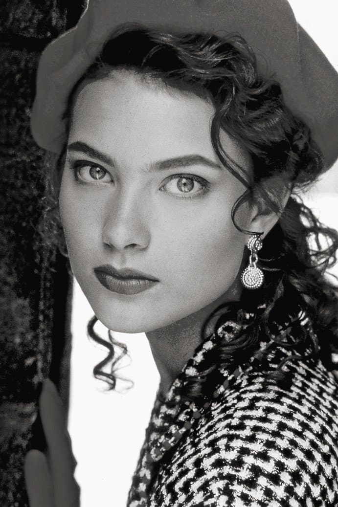 Shalom Harlow profile
