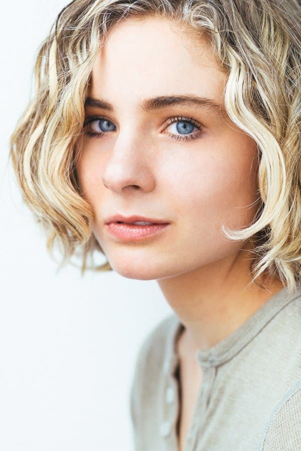 Lizzy DeClement profile