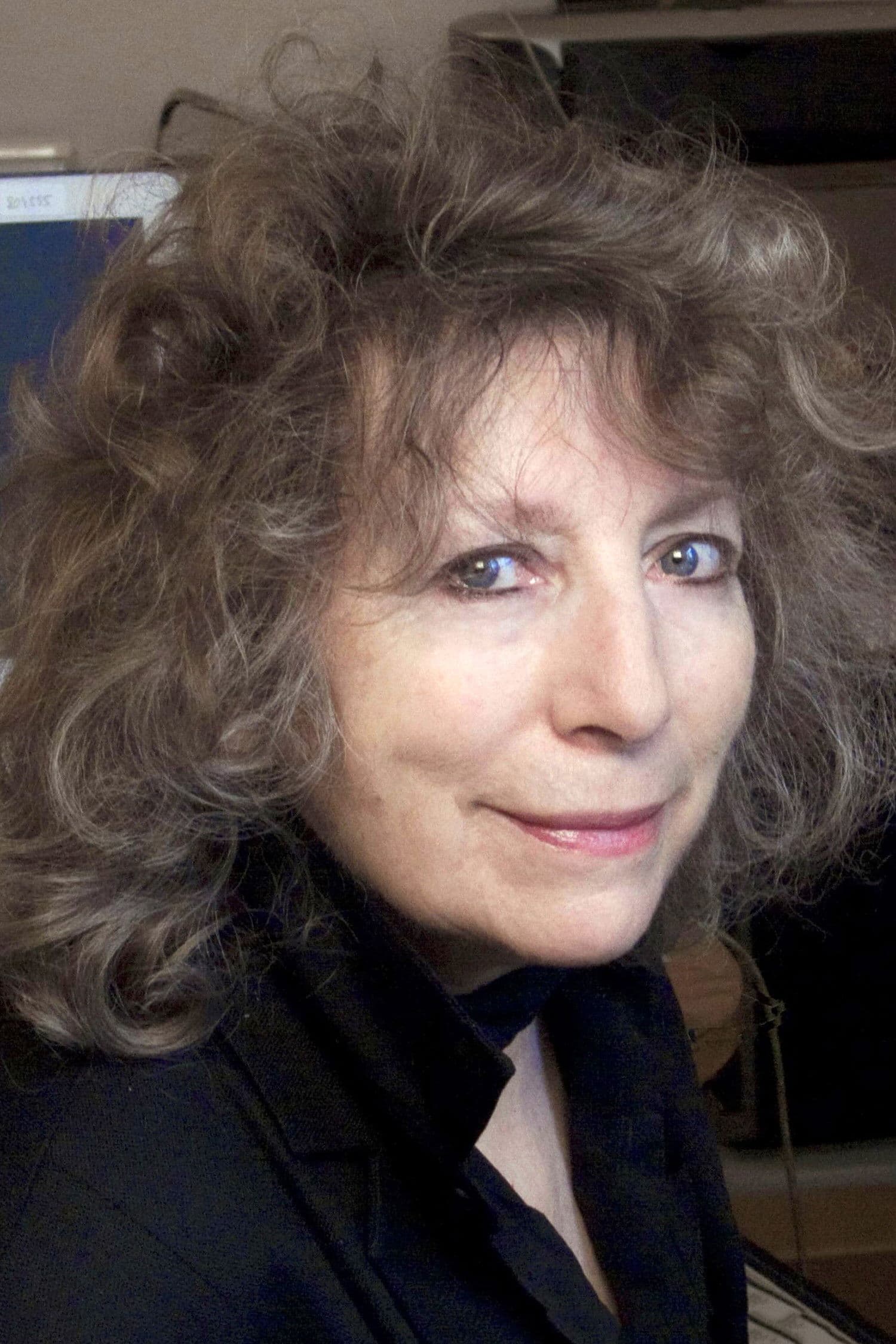 Elfi Mikesch profile