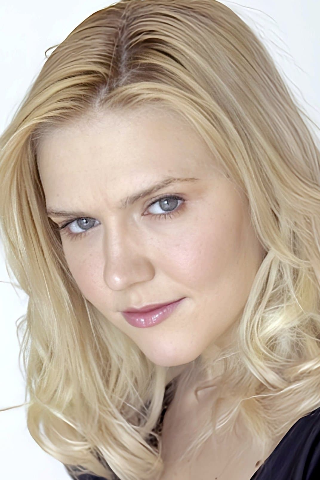 Dominique Swain profile