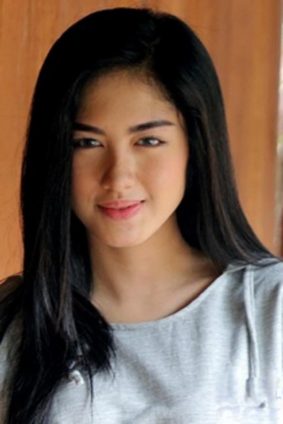 Ochi Rosdiana profile