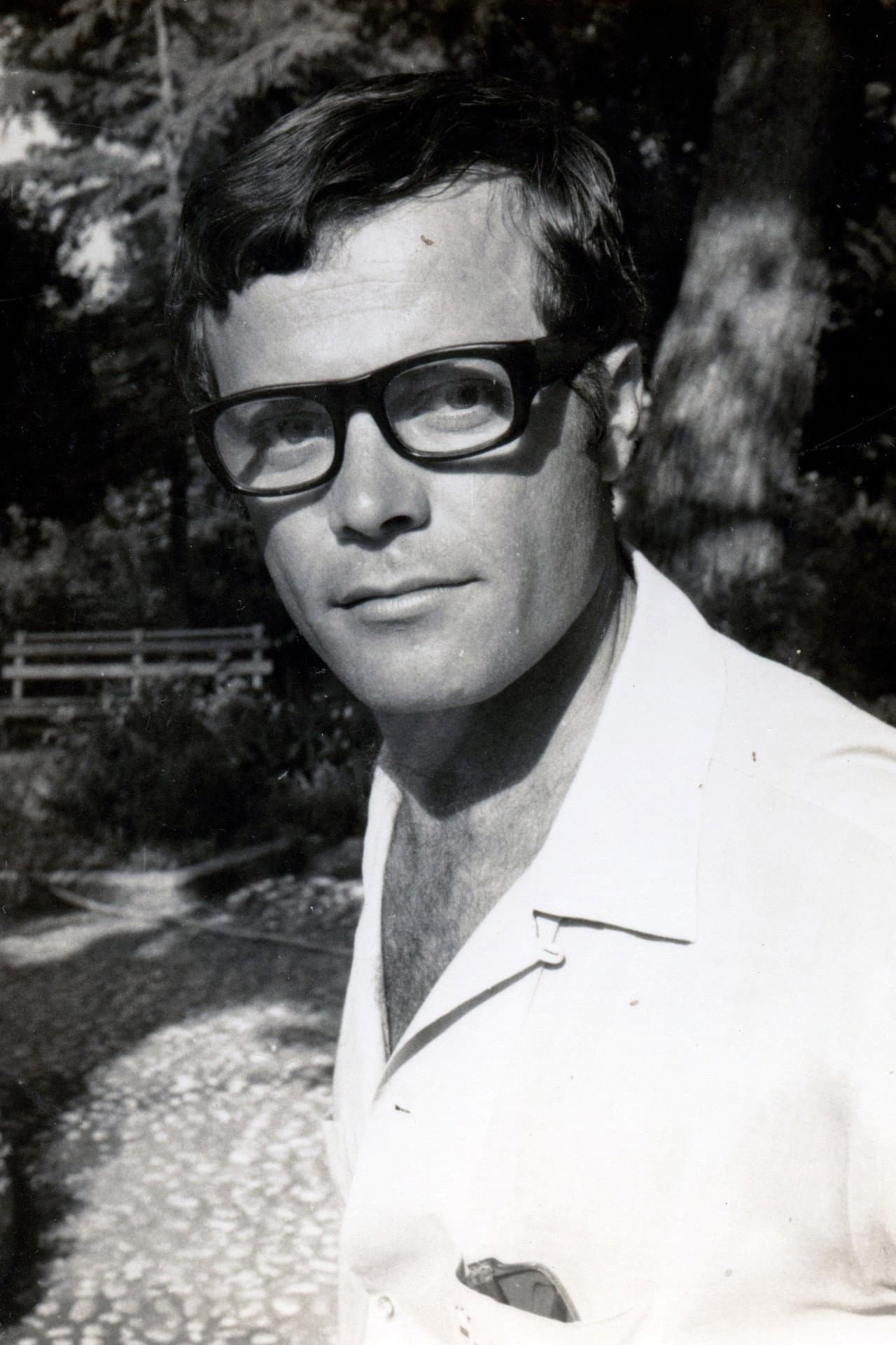 Andon Qesari profile