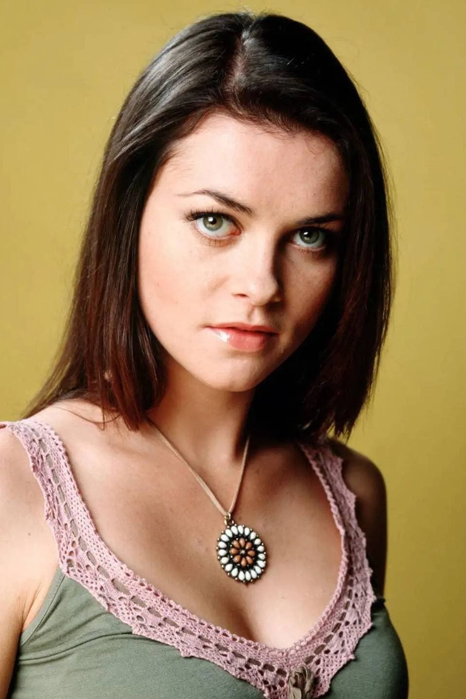 Holly Davidson profile