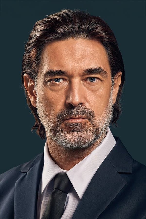 Burak Hakkı profile