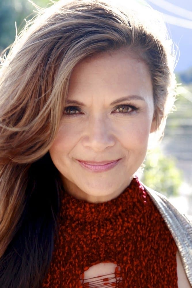 Nia Peeples profile
