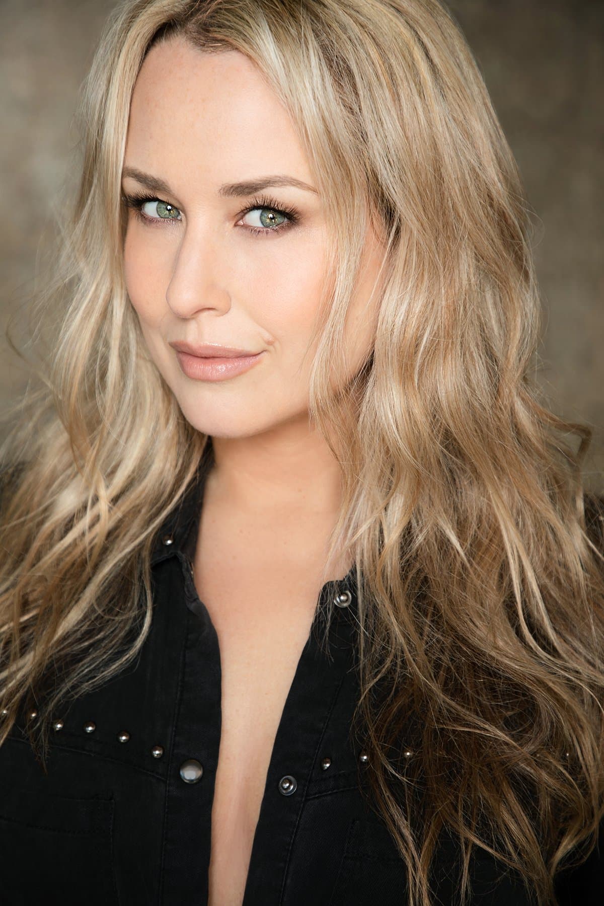 Alex Rose Wiesel profile