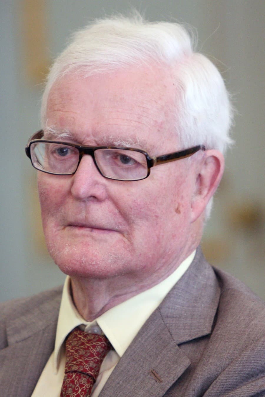 Douglas Hurd profile