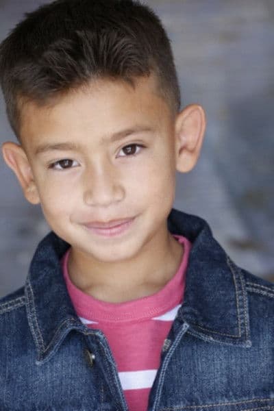 Isaac Linares profile