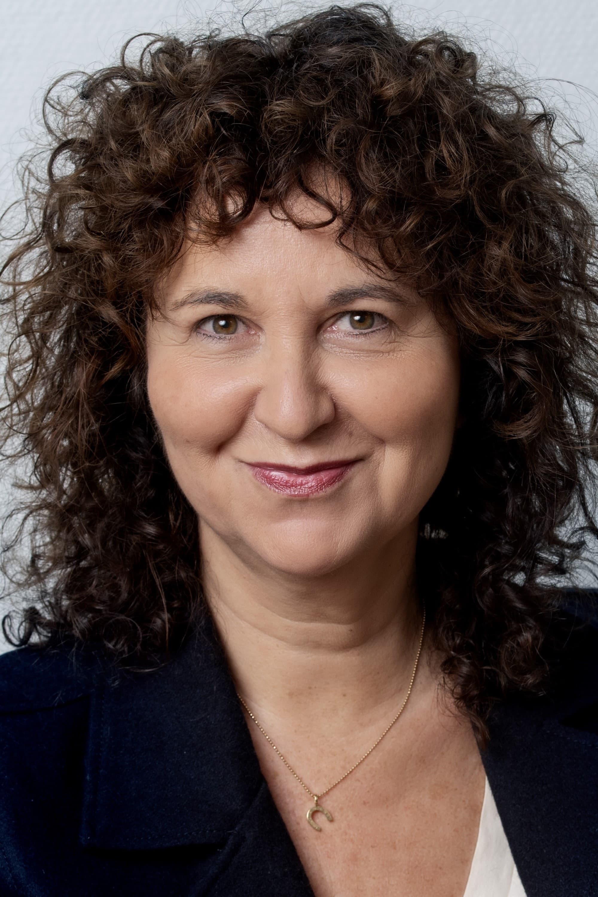 Denize Karabuda profile