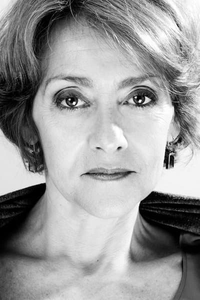 Amparo Vega-León profile