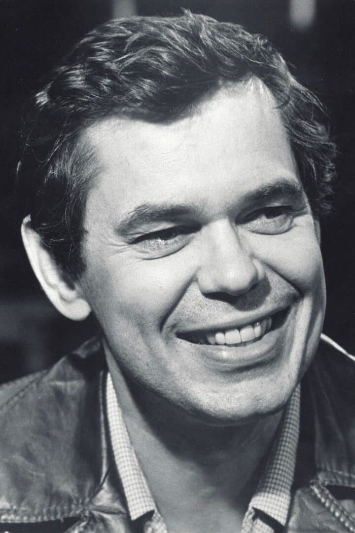 Leslie Carlson profile