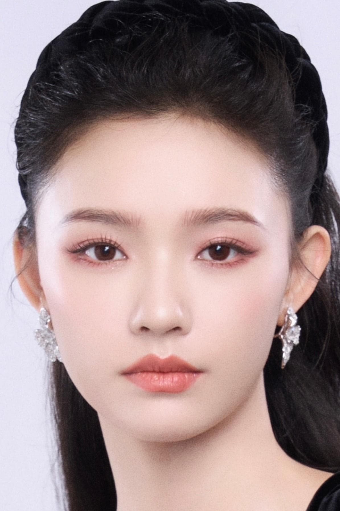 Lin Yun profile