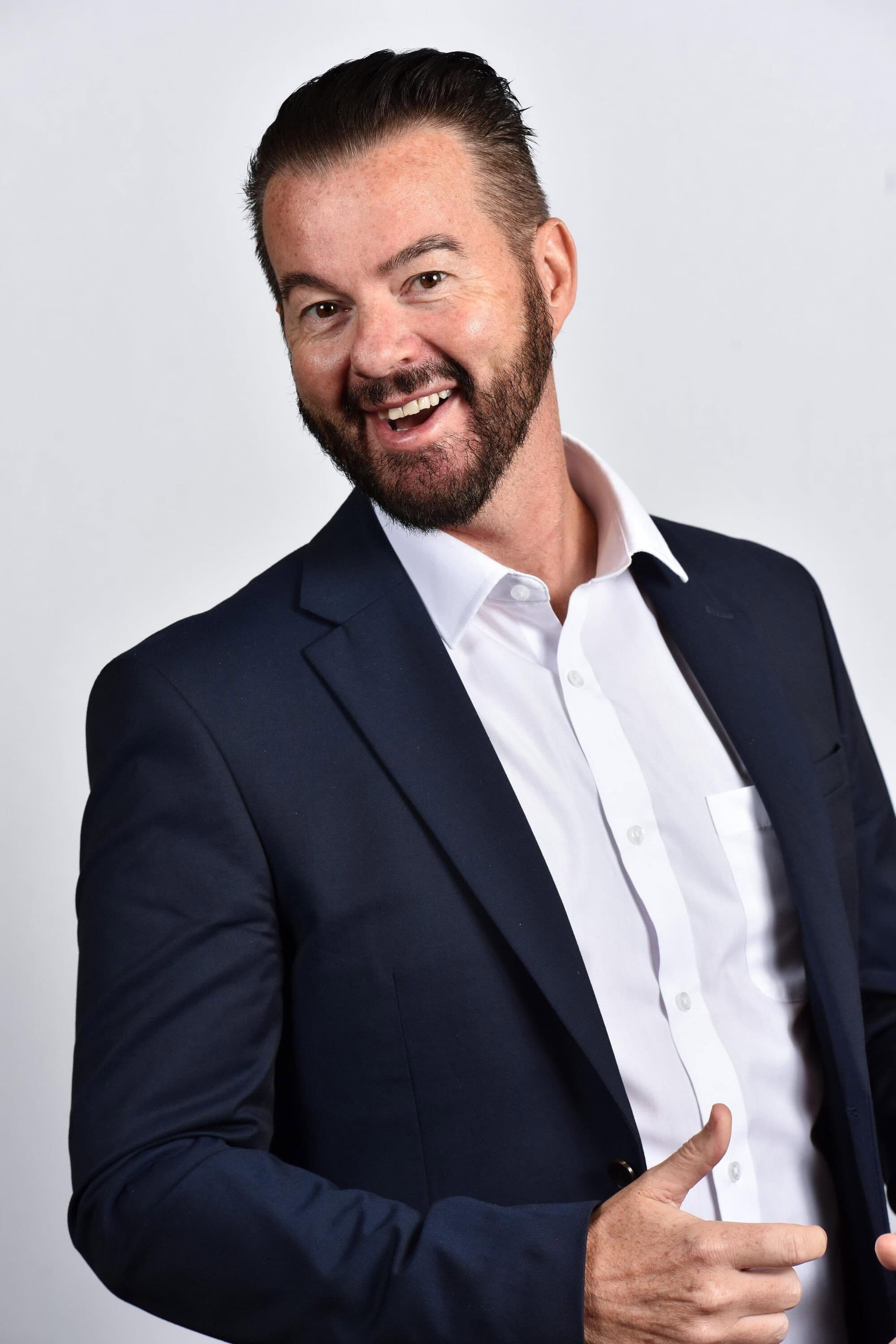 Carl Medland profile