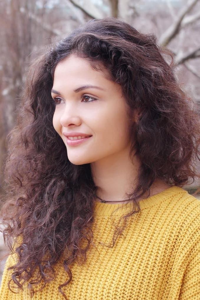 Ayesha Kapoor profile