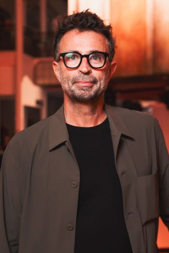 Victor Robert profile