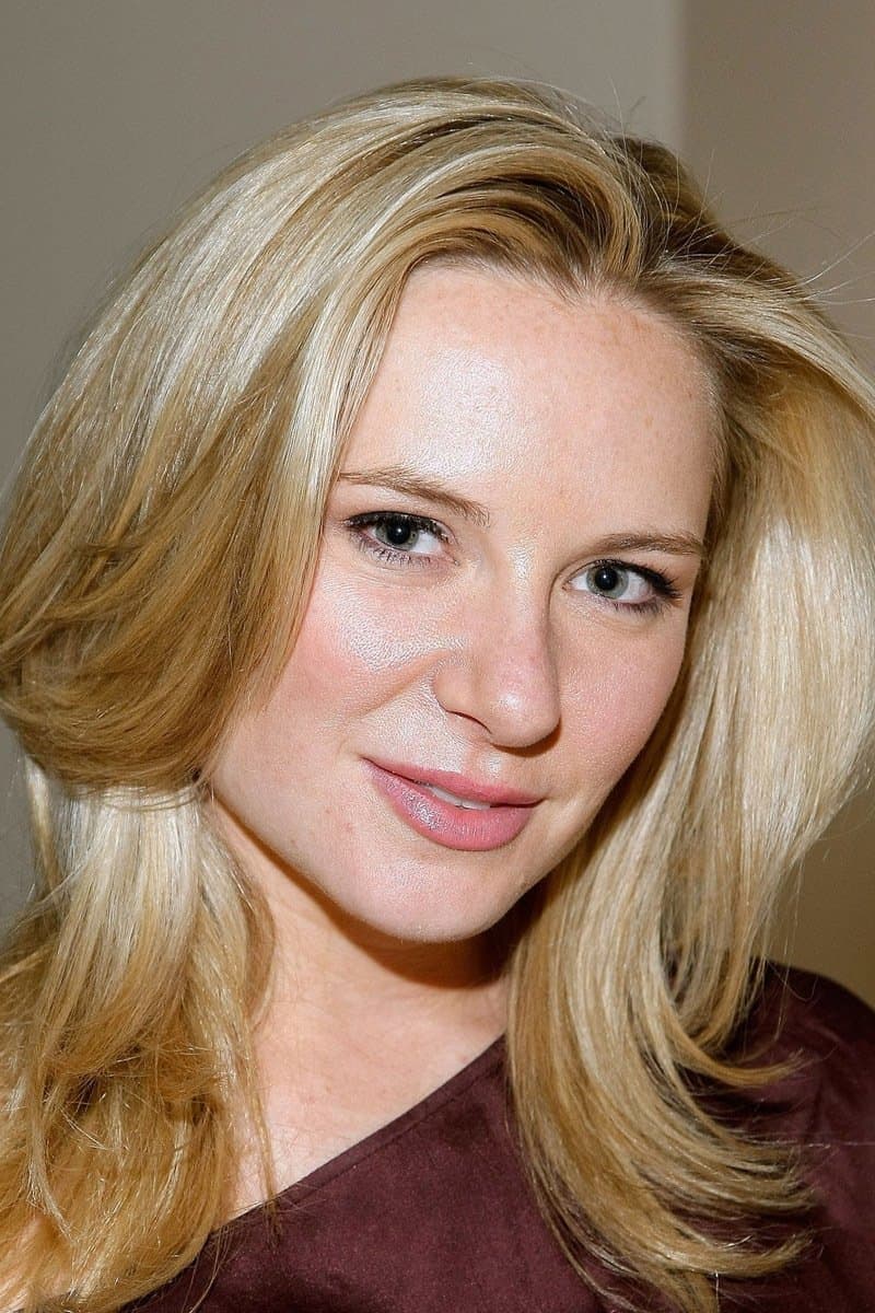 Lee-Anne Summers profile