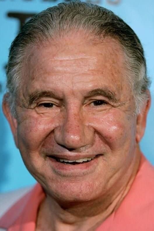 Hector Elias profile