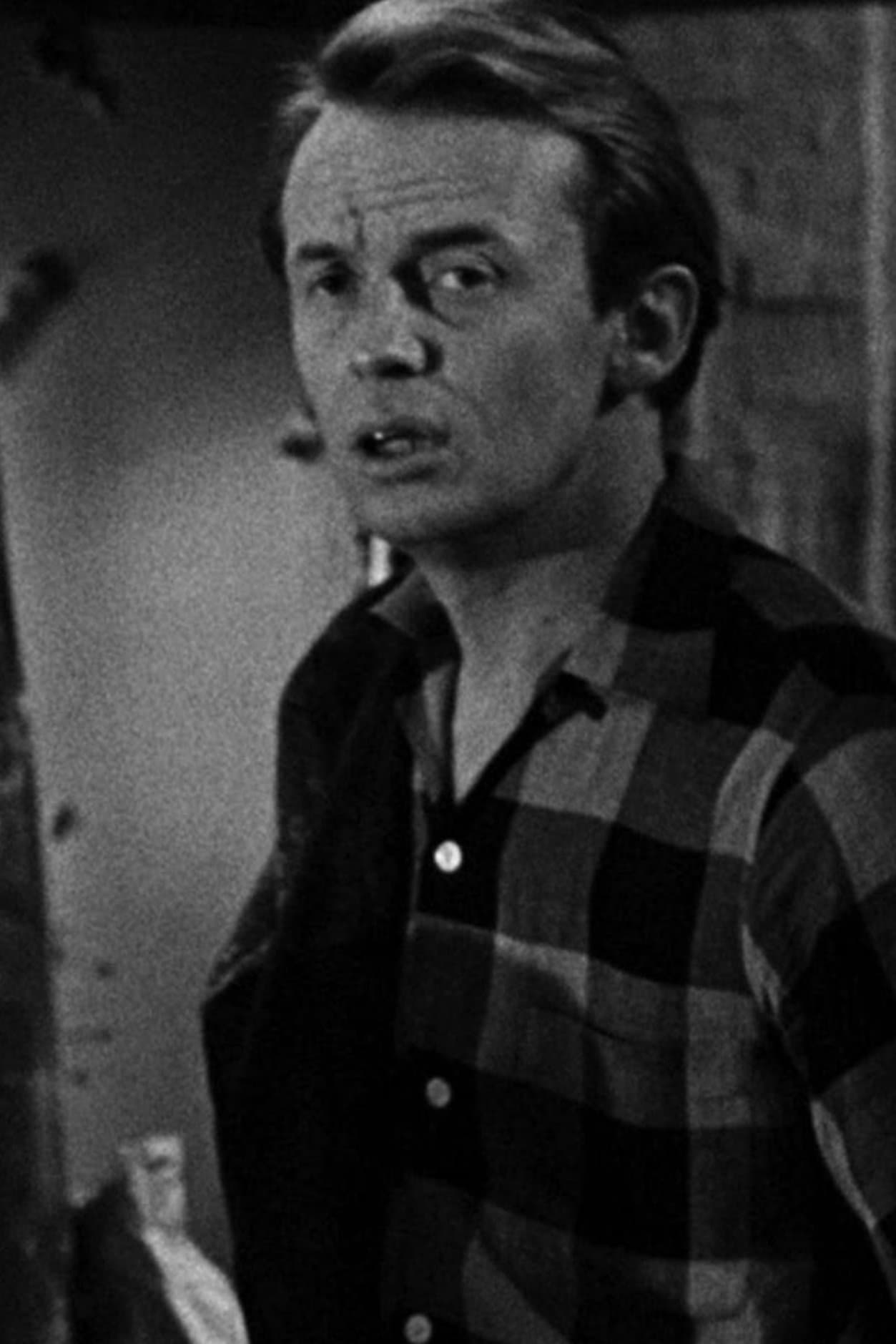 Warren Finnerty profile