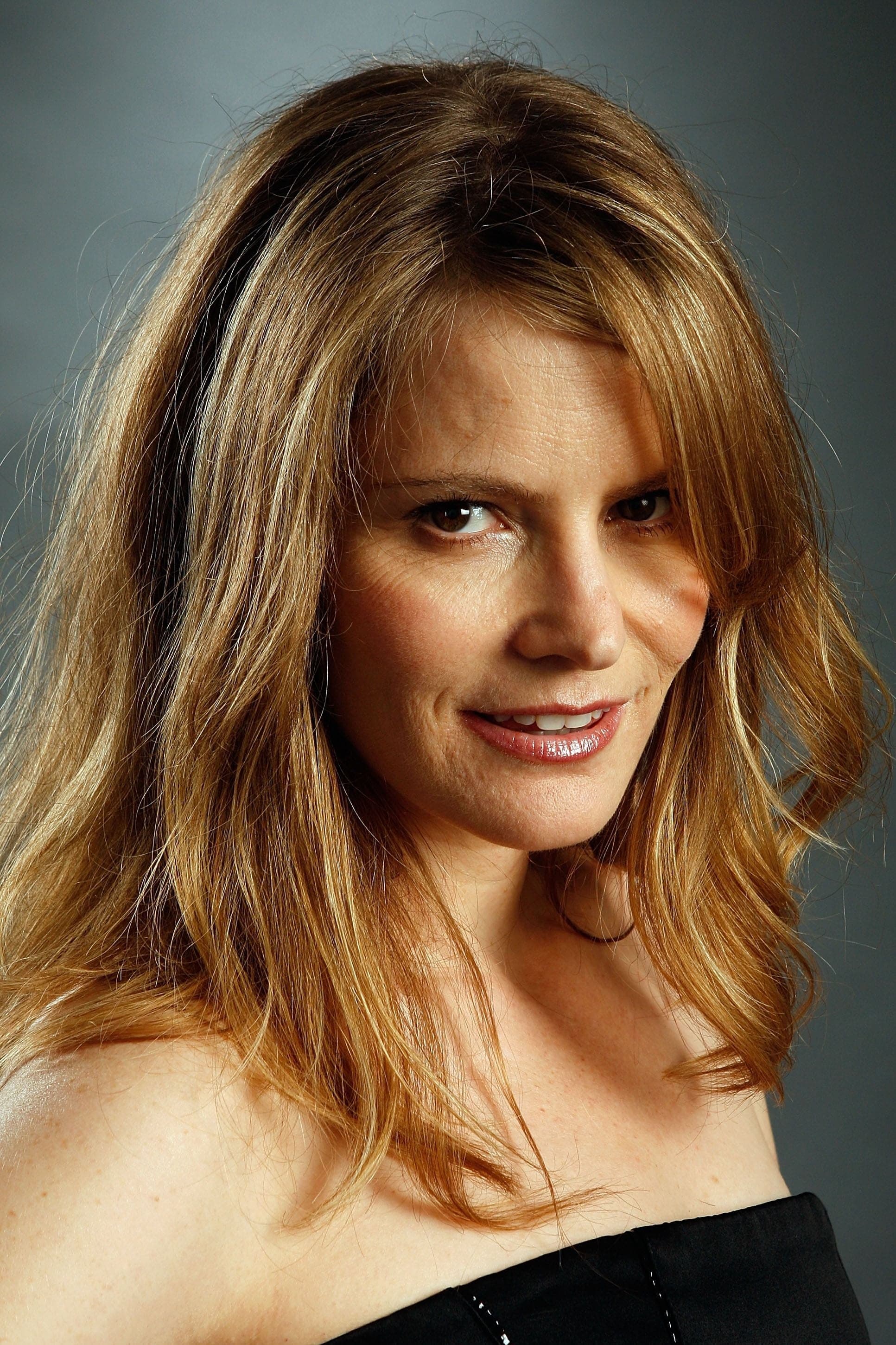 Jennifer Jason Leigh profile
