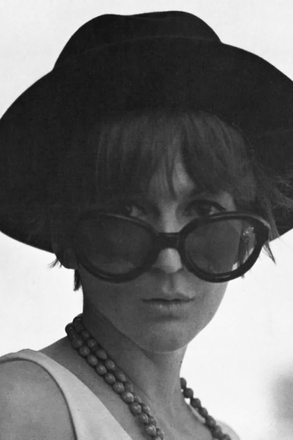 Suzanne Valéry profile