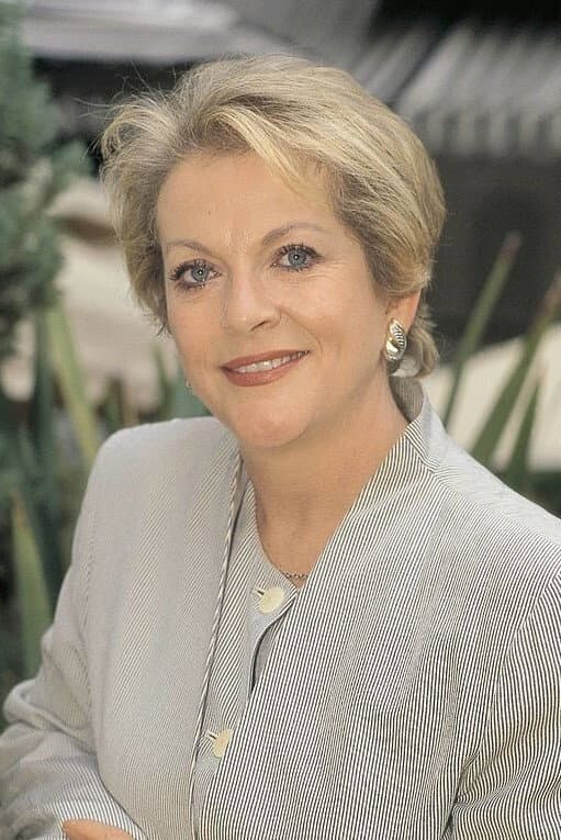 Concha Cuetos profile