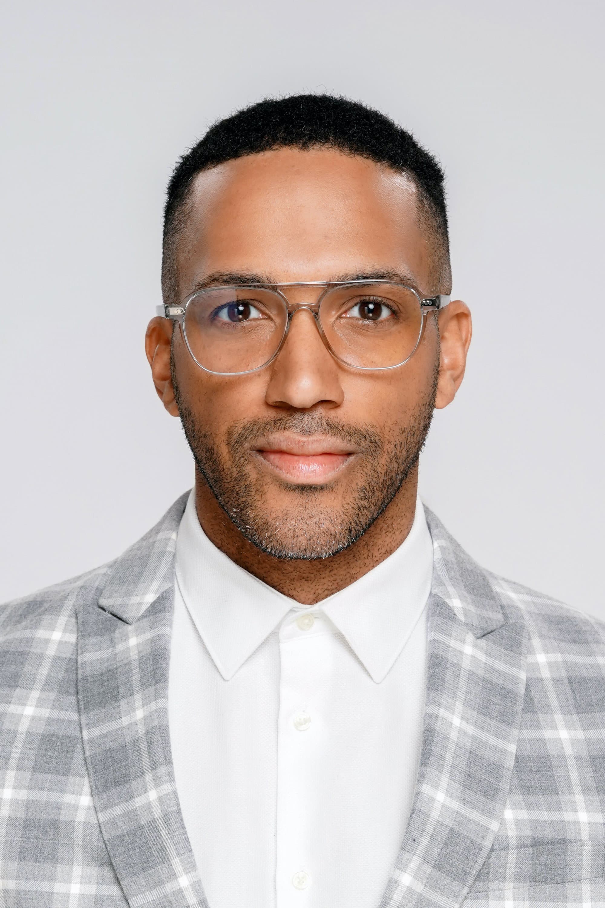 Cesár Sampson profile