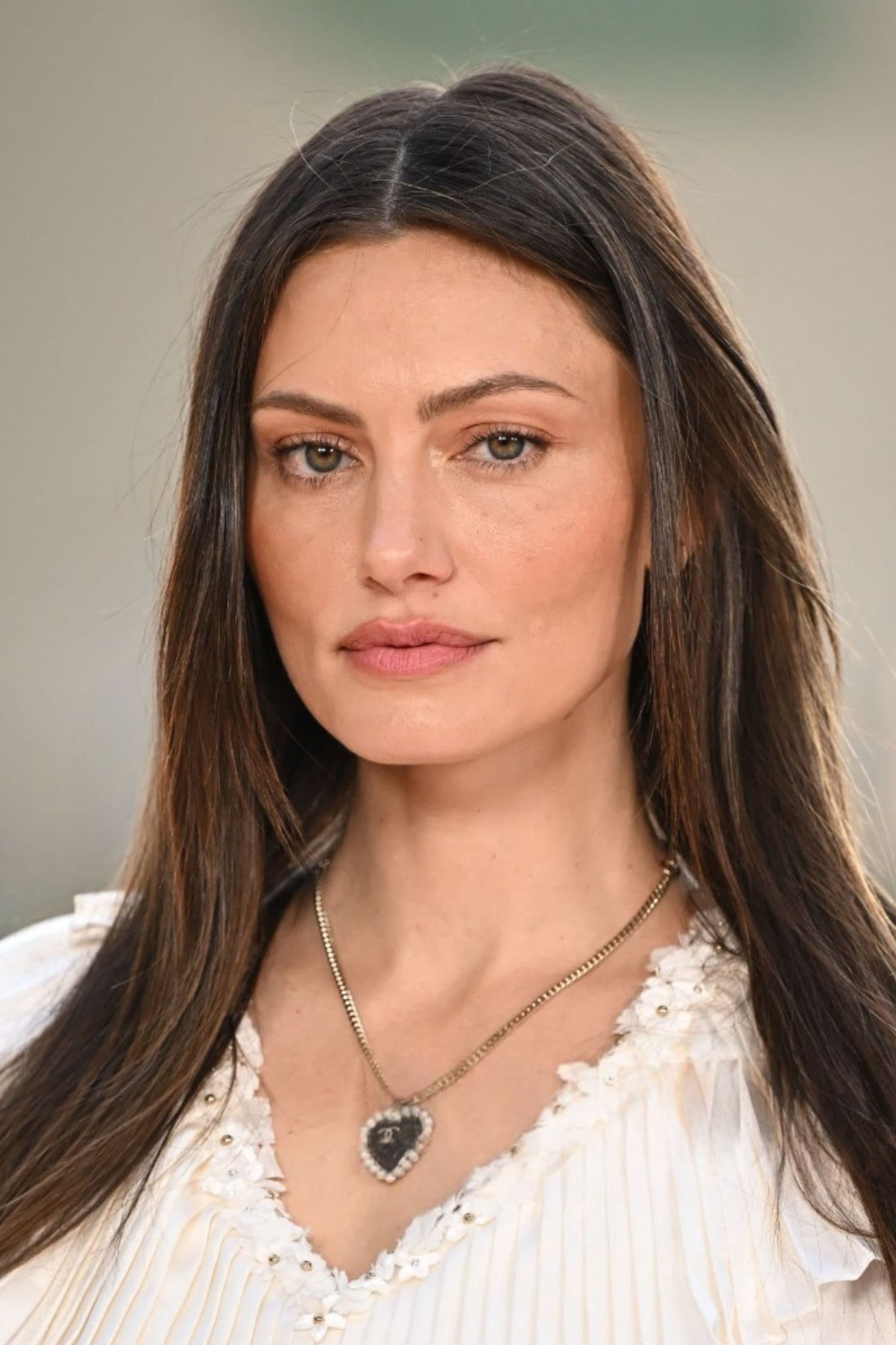 Phoebe Tonkin profile
