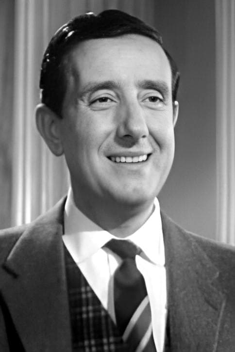 Manolo Gómez Bur profile