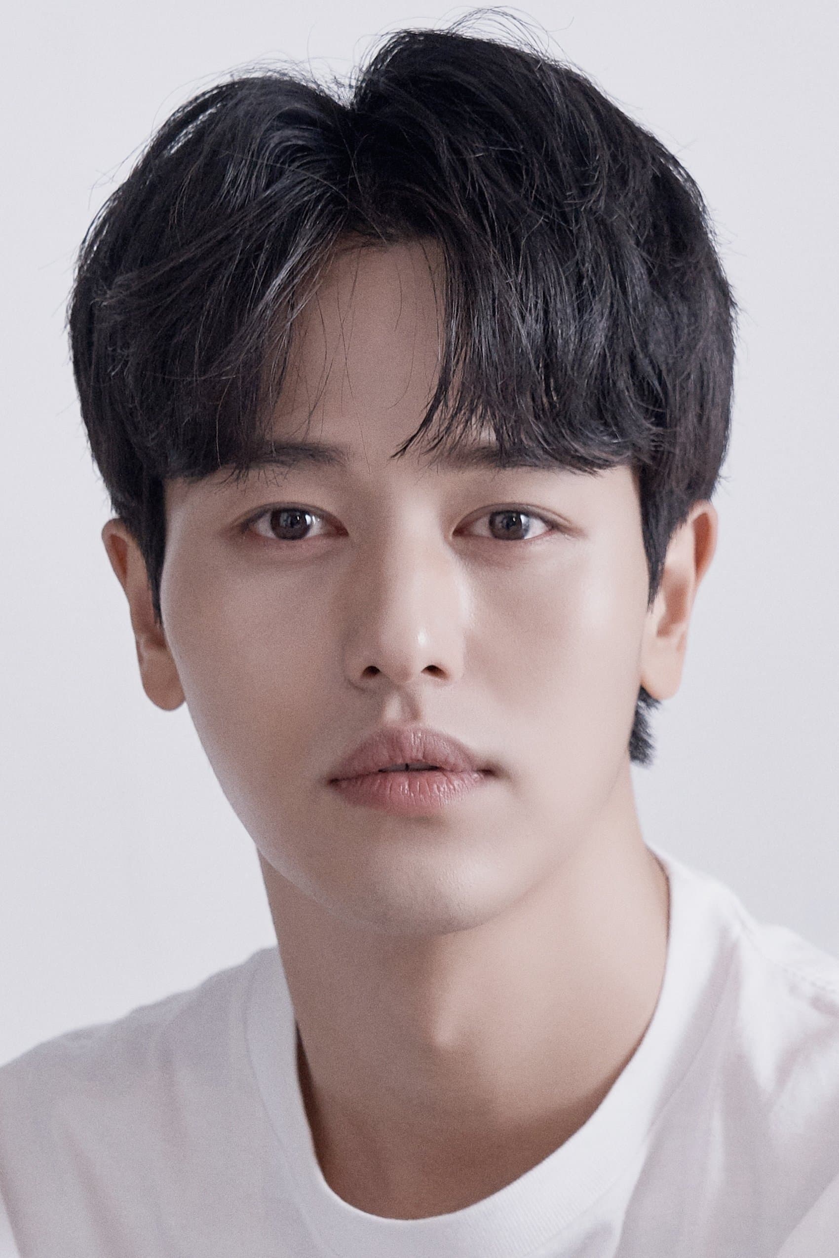 Lee Jung-hyoung profile