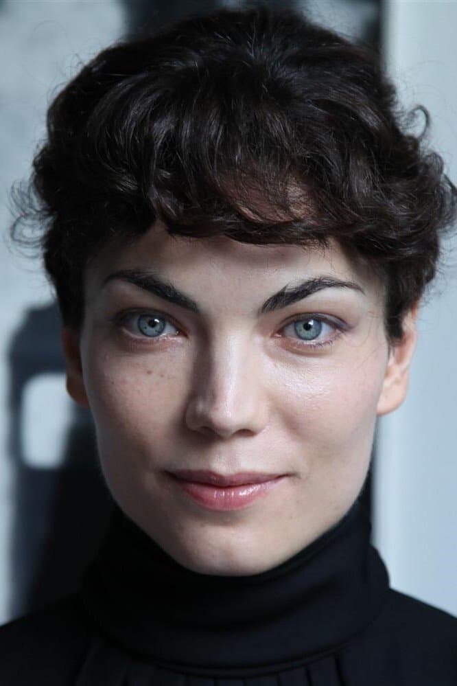 Coralie Revel profile