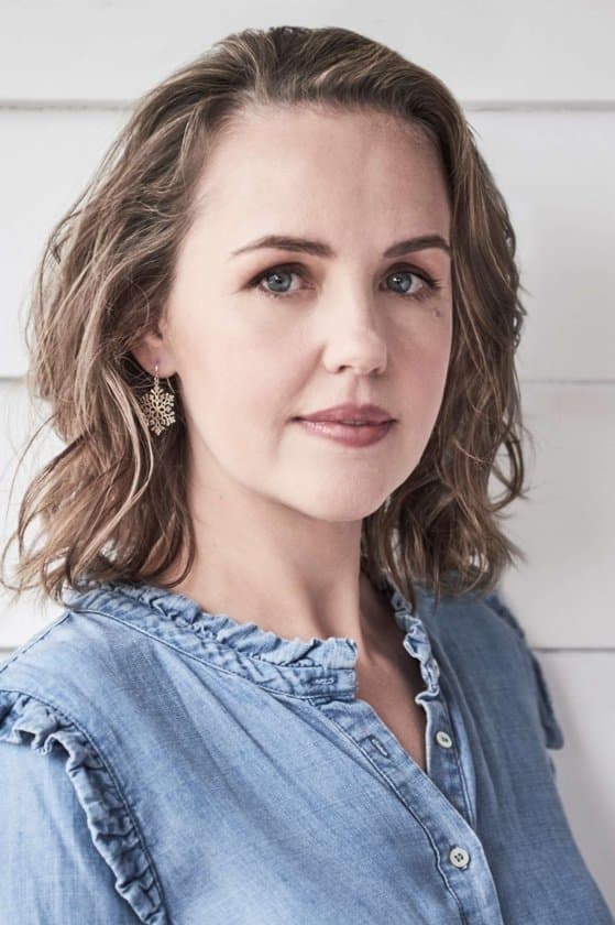 Victoria Thaine profile