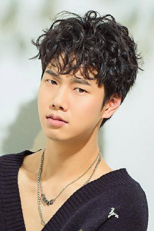 Zhang Yansen profile