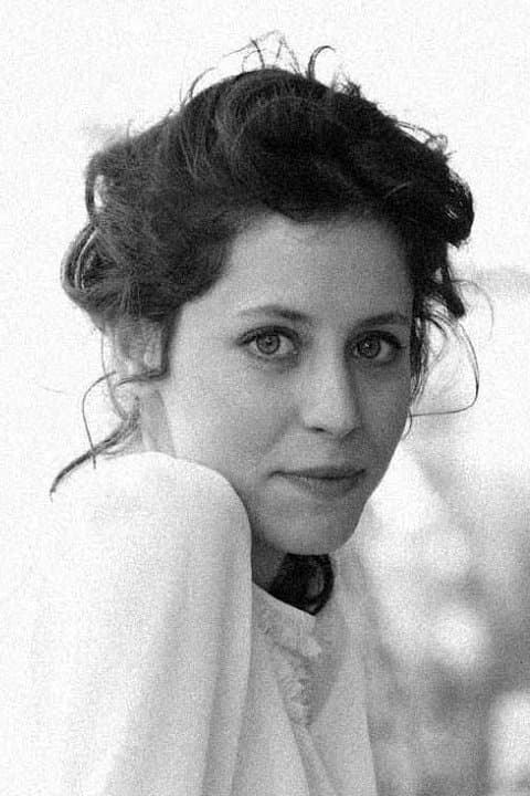 Inés Efrón profile