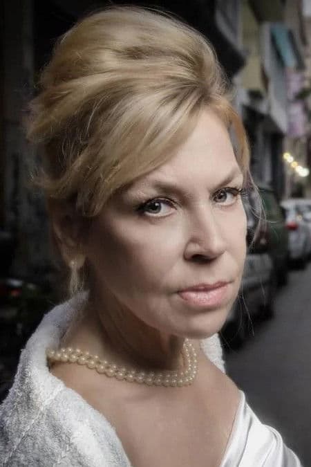 Roubini Vasilakopoulou profile