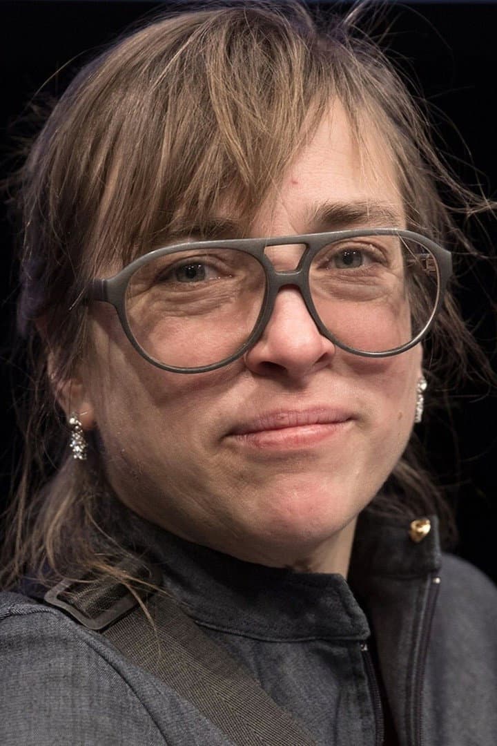 Maike Mia Höhne profile