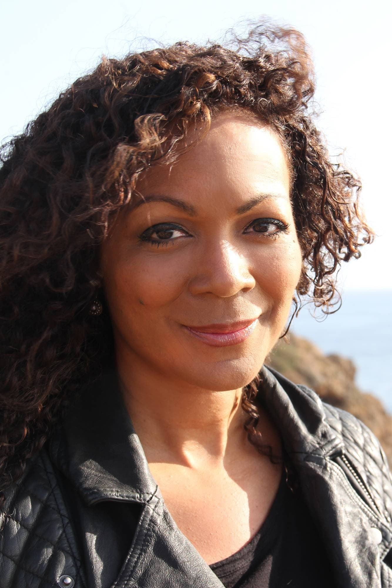 Cynthia Bond profile