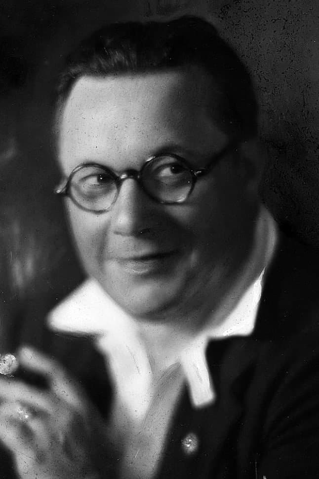 Willard Louis profile