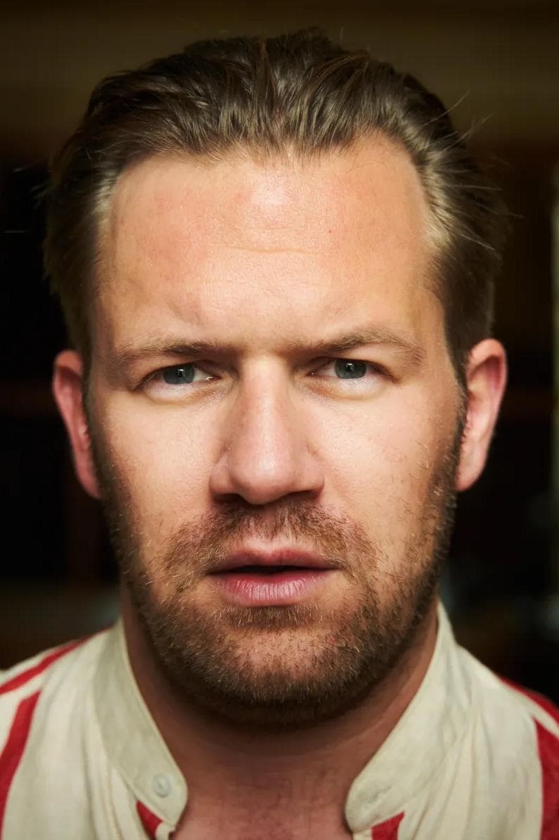 Nico Holonics profile