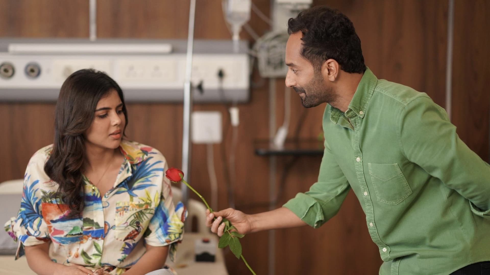 Odum Kuthira Chadum Kuthira backdrop