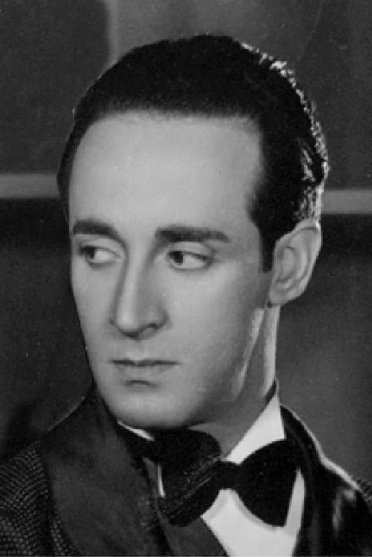 Víctor Urruchúa profile