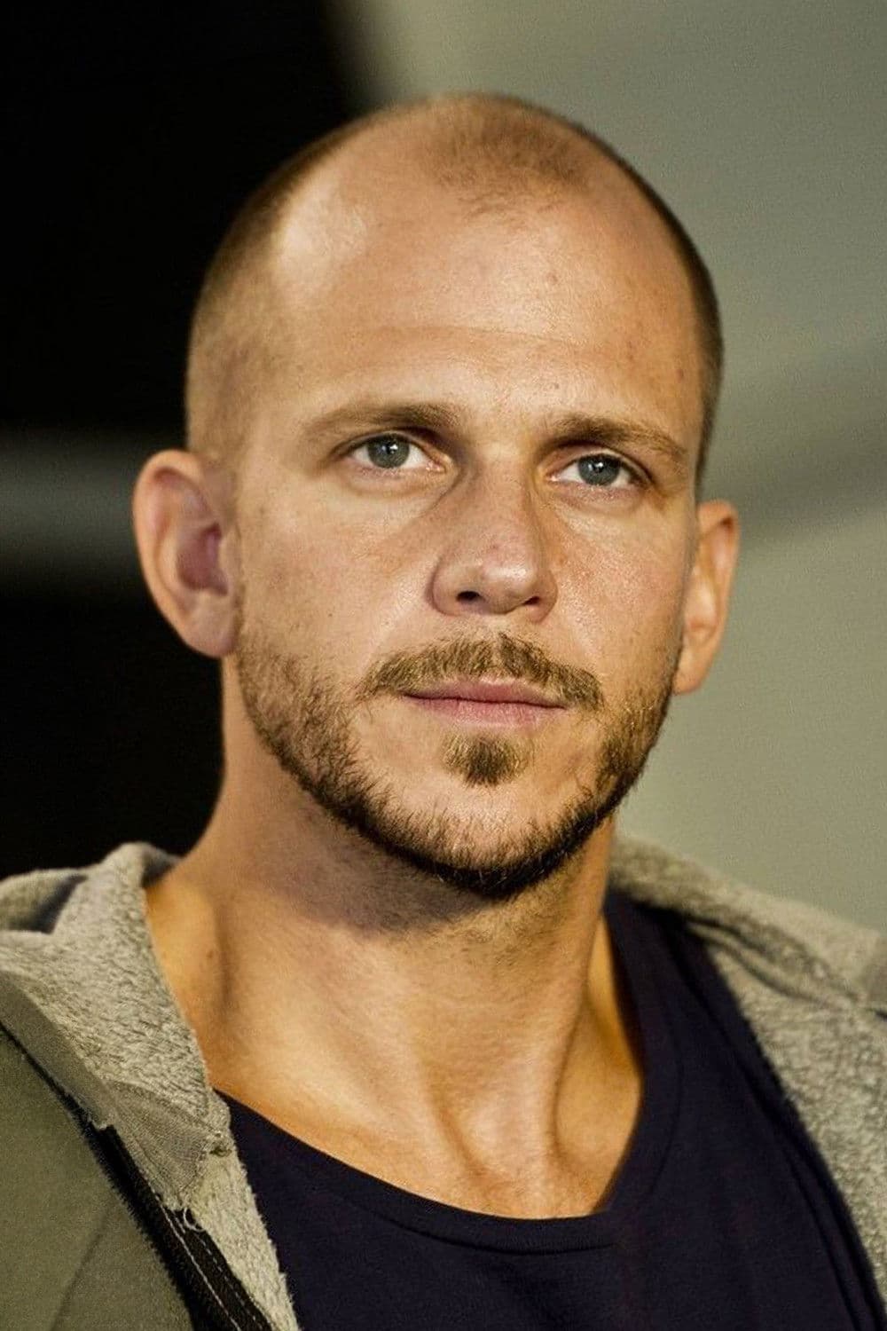 Gustaf Skarsgård profile