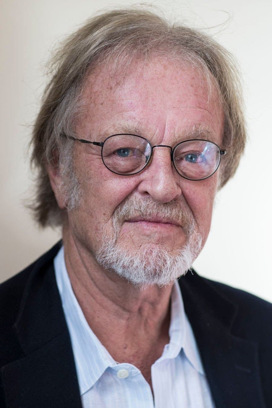 Bernard Cornwell profile