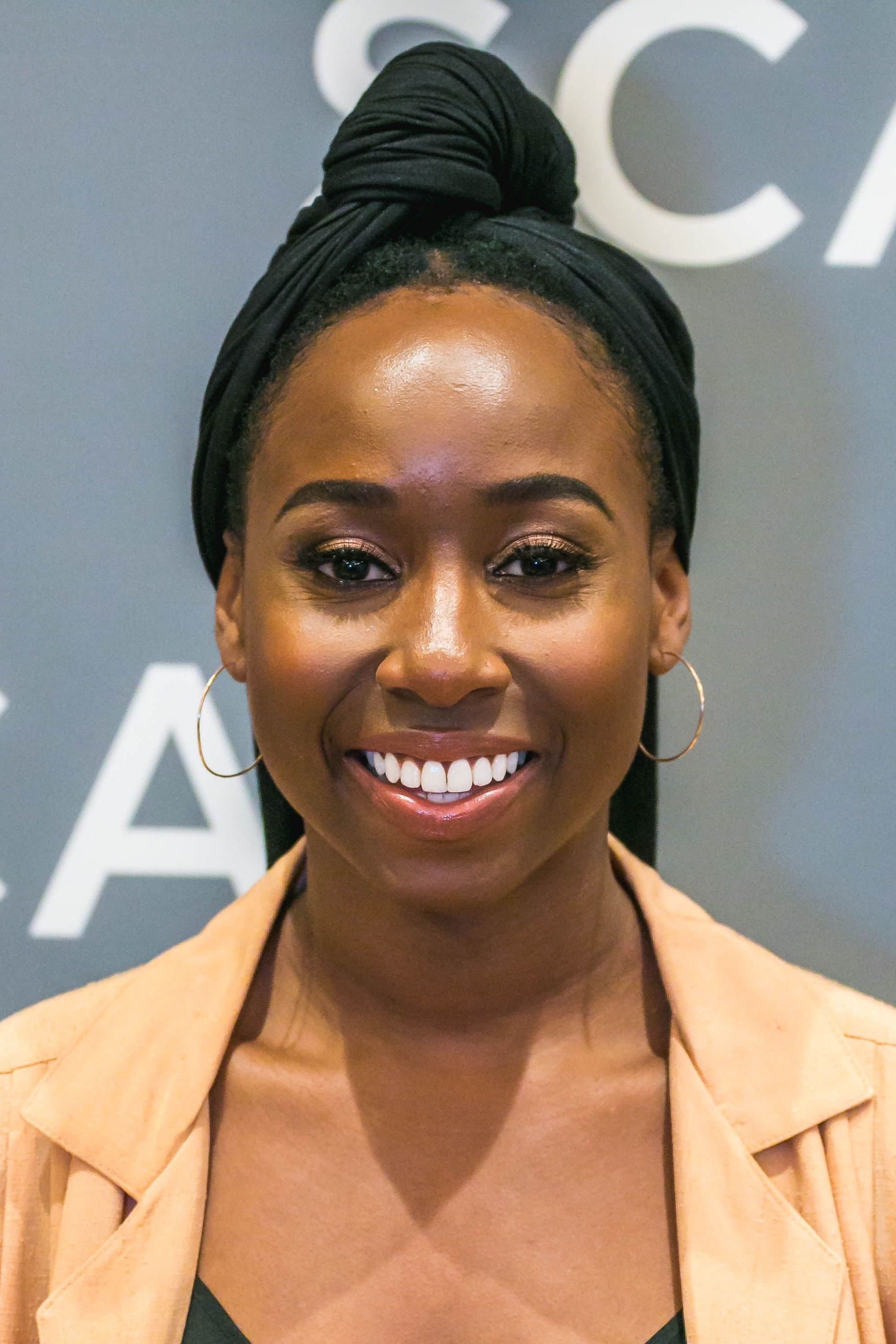 Sasha Compère profile