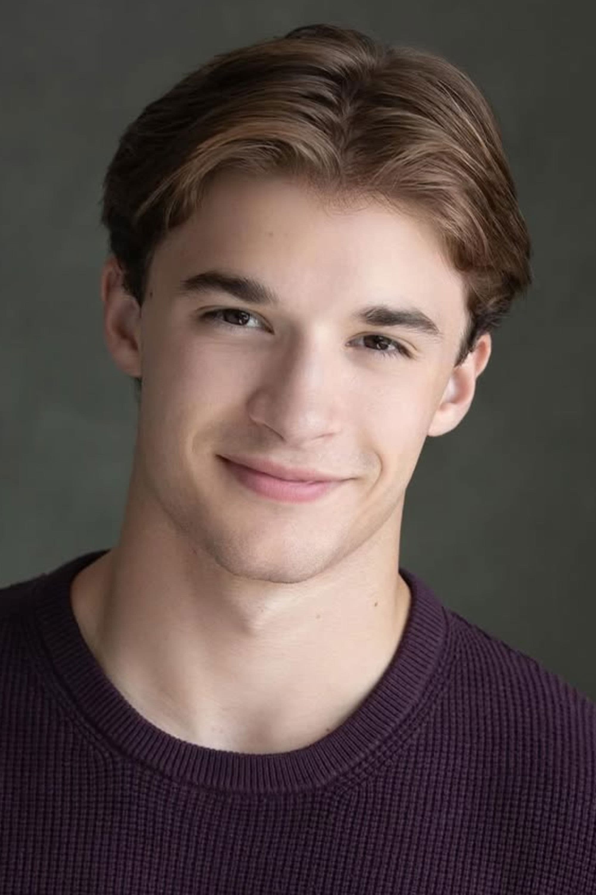 Avery Esteves profile