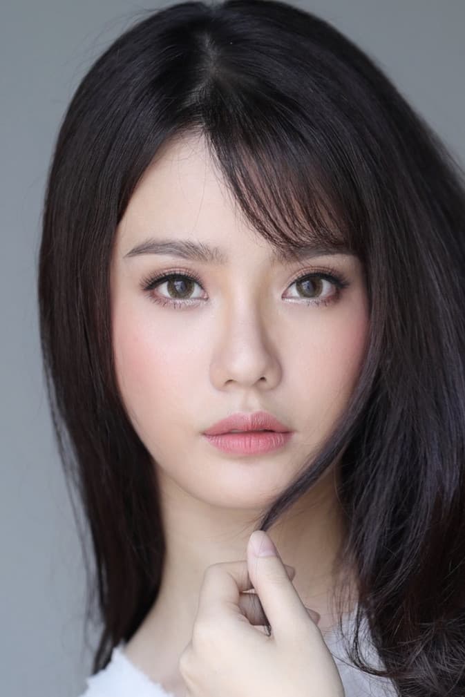 Chanidapa Pongsilpipat profile